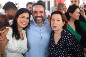 Carla, deputado Paulo e Vera Dantas, prefeita de Igreja Nova