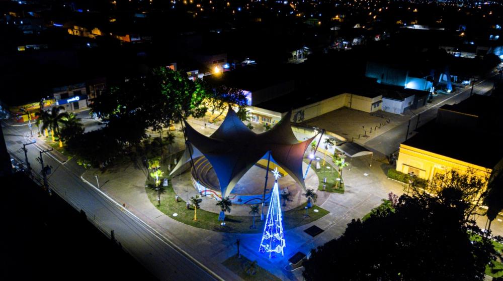 Vista de cima da Praça Luiz Pereira Lima