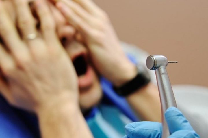 Broca de dentista se solta, paciente engole e objeto vai parar no pulmão; veja