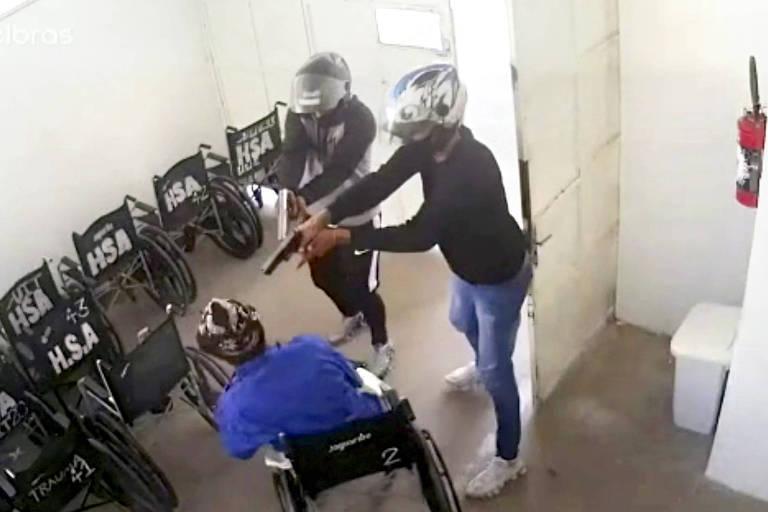 Homens invadem hospital em Guarujá e matam paciente a tiros; Veja o Vídeo - Folhapress