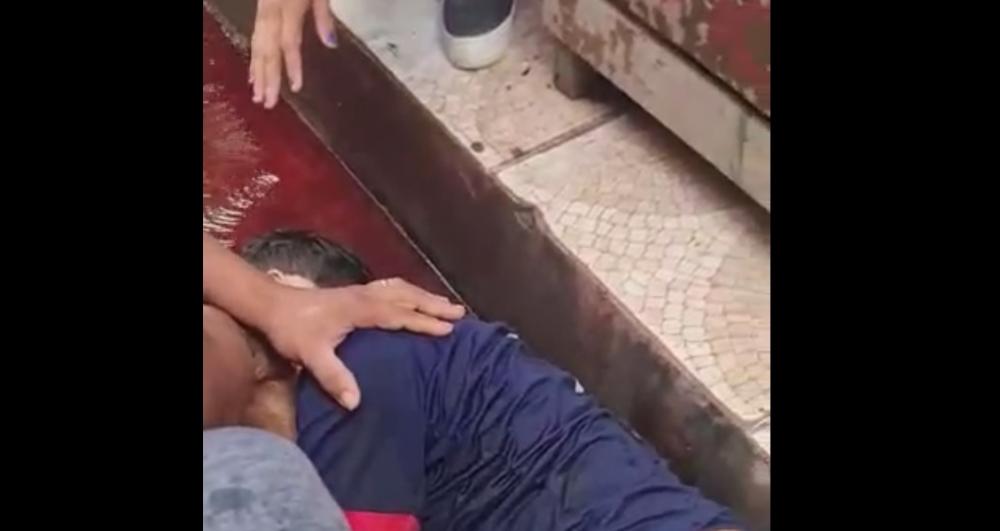 Urgente:homem leva tiro na cabeça e transforma a rua em um rio de sangue, na Cidade Nova; veja vídeo