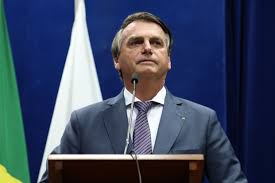 Bolsonaro lidera pesquisa espontânea