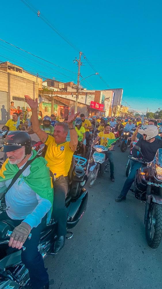 Collor encerra campanha com mega motocarreata pelas ruas de Arapiraca