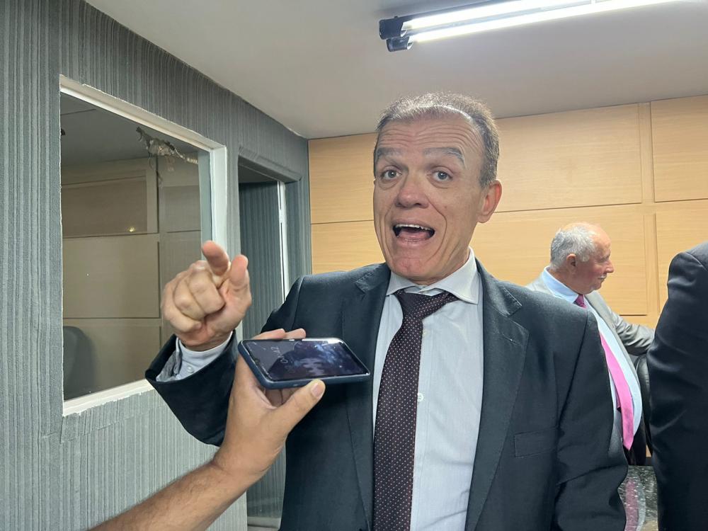 Zé Carlinhos, presidente da CPI do Lixo