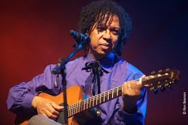 Cantor e compositor Djavan