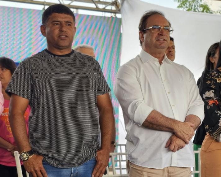 Presidente da Câmara ao lado do prefeito de Arapiraca - foto: Zé Neto