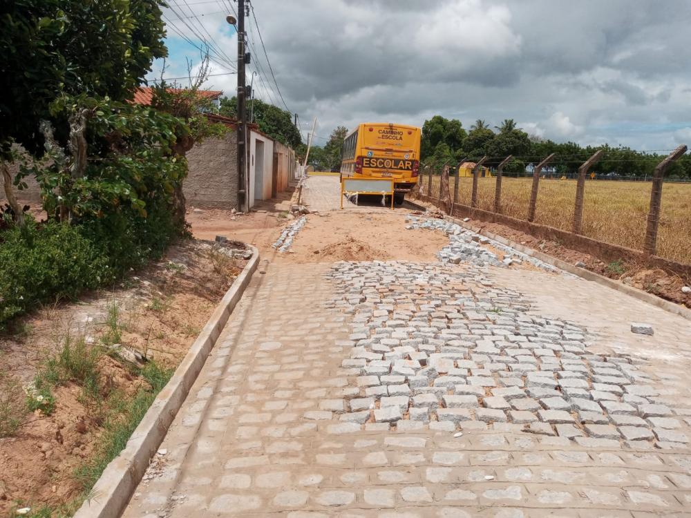 População não sabe quanto está sendo investido e nem prazo para conclusão das obras