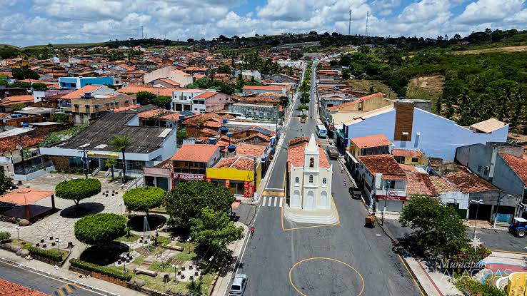 Prefeitura gastou quase meio milhão de reais com treinamento com padre famoso para servidores da educação