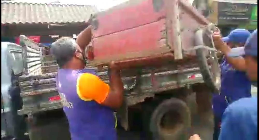 Fiscais apreendem carrinhos e bancas em Arapiraca
